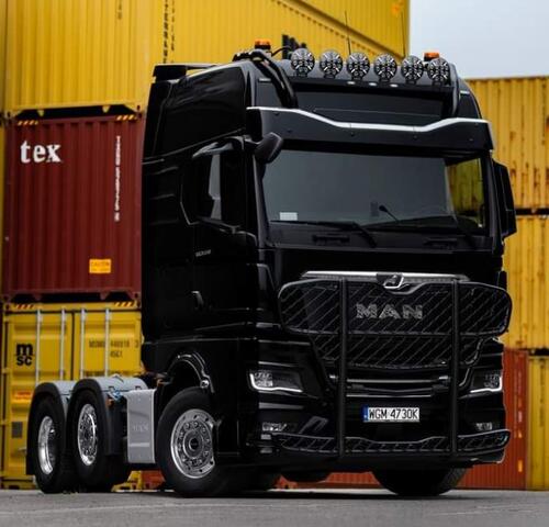 Osłona czołowa kangur TRUX typu Highway do MAN TGX (2014-) malowana proszkowo na czarno/gładka - zdjęcie 1