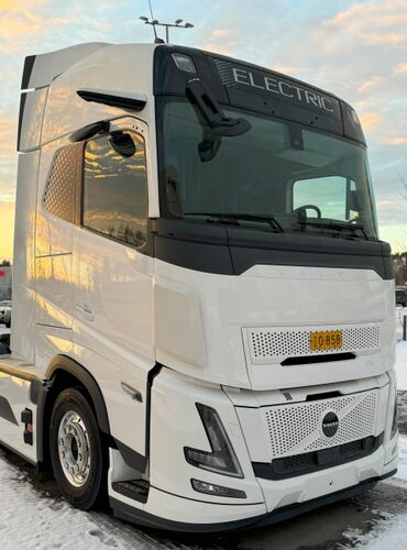 Policzki Owiewki przeciwbłotne VOLVO FH Aero - zdjęcie 1