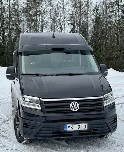 Osłona przeciwsłoneczna VW Crafter 2017-; MAN TGE 2017-, z wycięciami na czujniki, z zestawem montażowym - zdjęcie 1