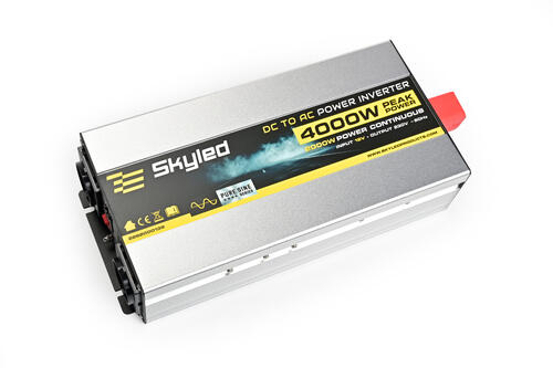 Przetwornica SKYLED 2000W z USB, DC12V AC220V-240V pełen sinus - zdjęcie 1