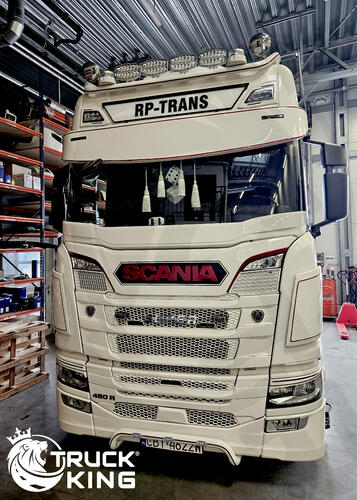 Osłona przeciwsłoneczna TruckKing SCANIA NG S&R 2016-, z zestawem montażowym, wycięcia na 2 obrysy, głębokość 39 cm Radius - zdjęcie 1