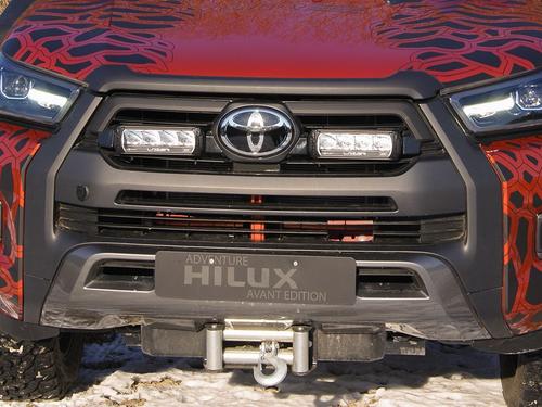 Zestaw dwóch lamp LED Lazer Triple-R 750 Elite w grill z zestawem montażowym TOYOTA Hilux Invincible-X 2021+ - zdjęcie 1