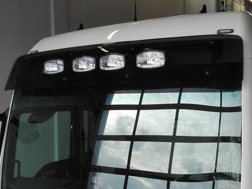 Osłona przeciwsłoneczna MAN TGX, kabina XLX/GX/GM; TGA, kabina XLX, z wycięciami i wspornikami na 4 lampy - zdjęcie 1