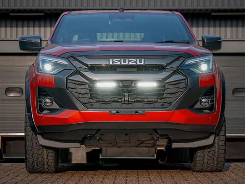 Zestaw dwóch lamp LED Linear 6 Elite w grill z zestawem montażowym Isuzu D-Max (2025+) - zdjęcie 1