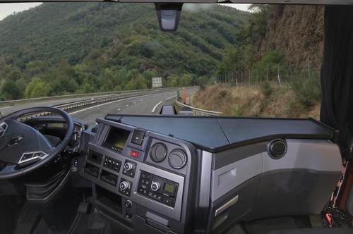 Duża półka na środkową konsolę i prawą stronę deski Renault T/C (2013-) - zdjęcie 1