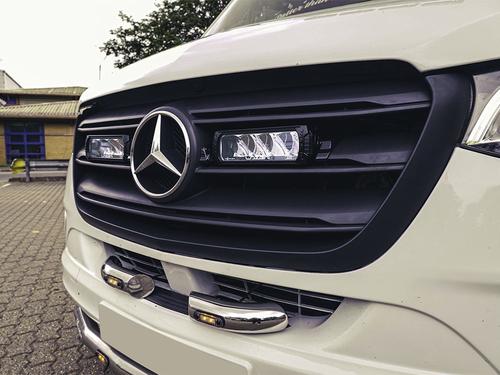 Zestaw dwóch lamp LED Lazer Triple-R 750 Elite w grill z zestawem montażowym MB Sprinter 2018- - zdjęcie 1