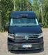Osłona przeciwsłoneczna VW Crafter 2017-; MAN TGE 2017-, z 5 białymi obrysami Strands Dark Knight oraz ledbarem Strands Nuuk D-Line 20
