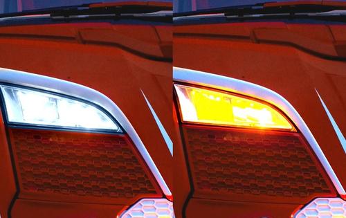 Dodatkowe światła pozycyjne LED białe/pomarańczowe + światło stroboskopowe do reflektorów dalekosiężnych na podszybiu Scania R/S 2016-2022, nr kat. 13240912AM - zdjęcie 1